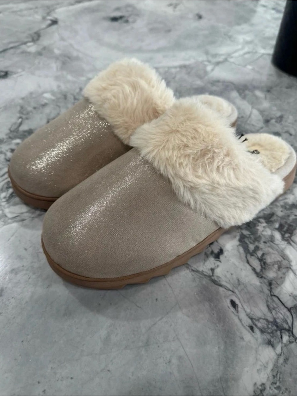 dearfoams Shimmer Faux-Fur Slide Slippers - Beige